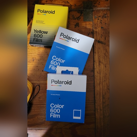 Parks Project limited edition YOSEMITE POLAROID LOT CAMERA FILM & STRAP - Picture 2 of 4